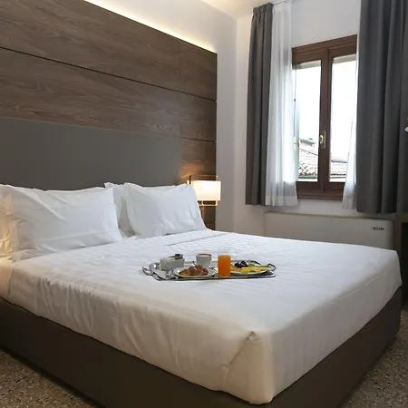 Palazzo Scamozzi 3* Vicence