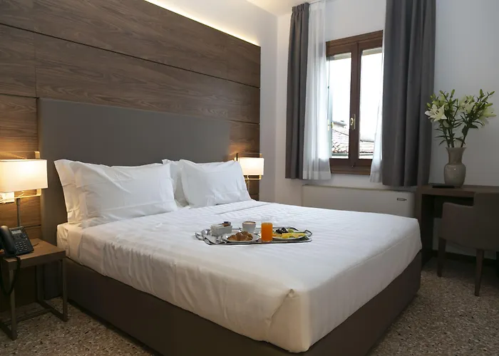 Palazzo Scamozzi 3* Vicence